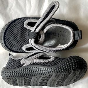 Cat & Jack Oscar Water Shoes Black and Grey